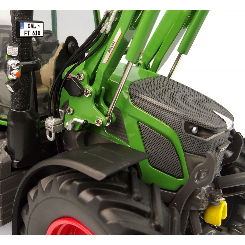 Fendt 618 Vario с фронтальным зарядным устройством